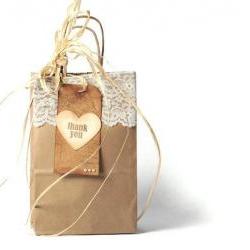 20 plain kraft paper shopping bags . paper twist handles . wedding . party favors . gift wrap . gift bag . brown . lace . vintage